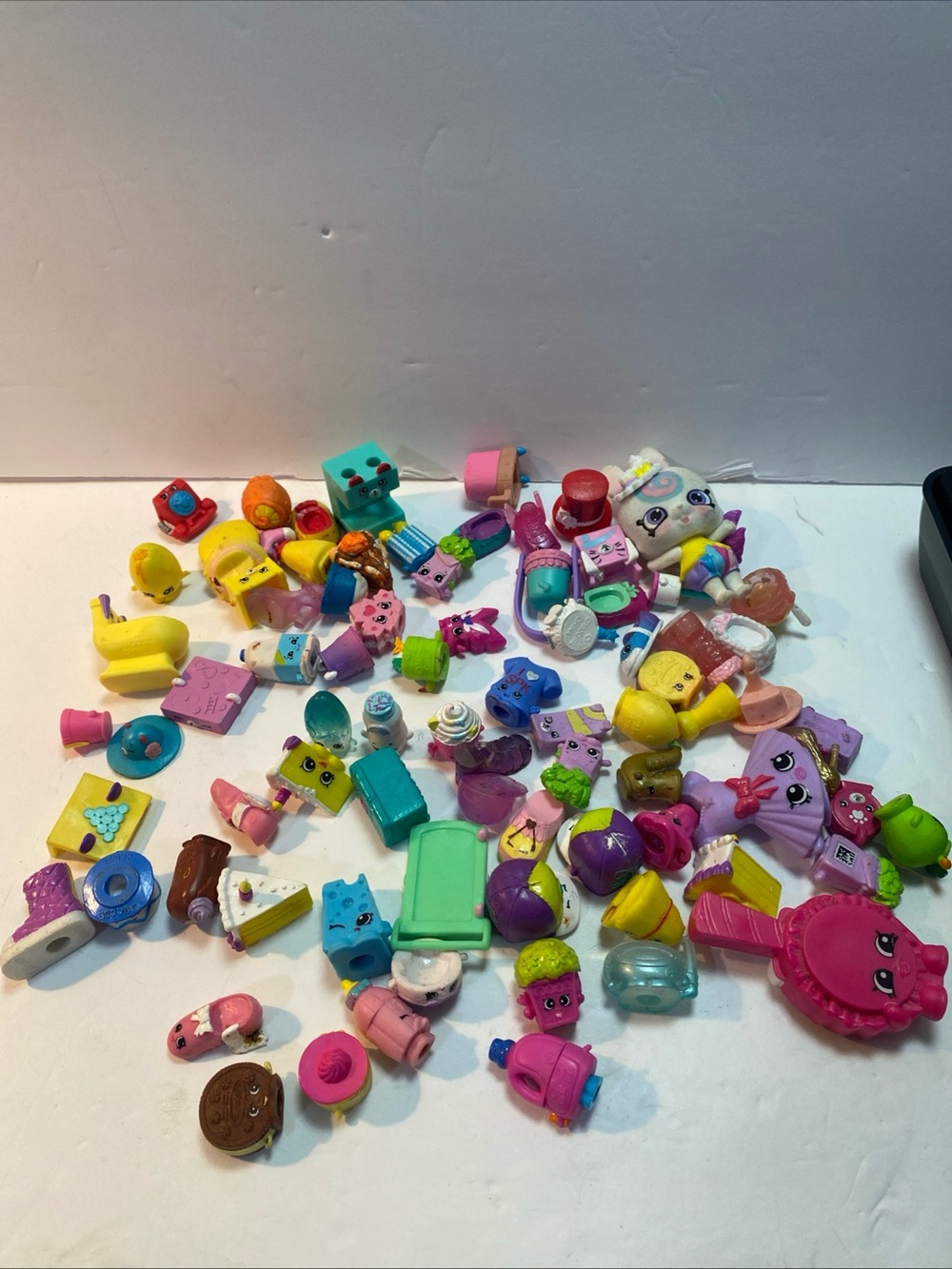 Shopkins mixed lot (84 pieces )